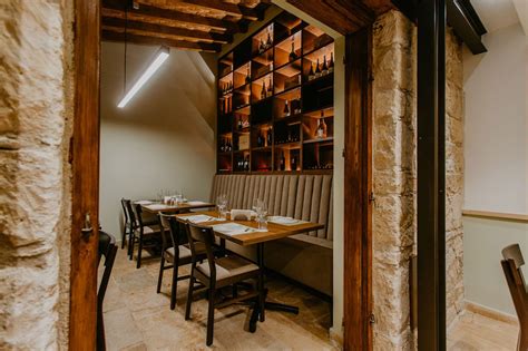 proavlio tavern reviews|Super location, excellent service and .